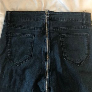 Back zipper skinny jeans